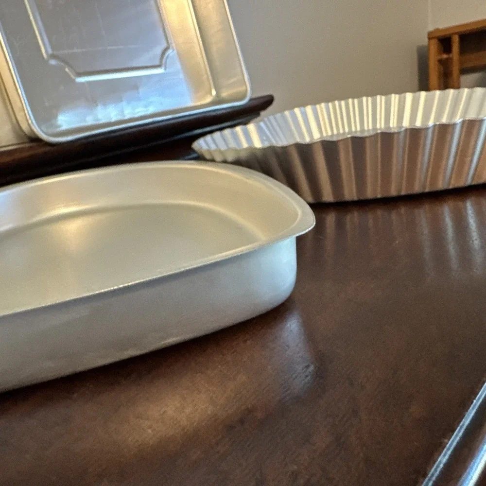 7 Pc. Wilton Pans, Heart Shaped (5), Cookie sheet, Baking Pan Vintage